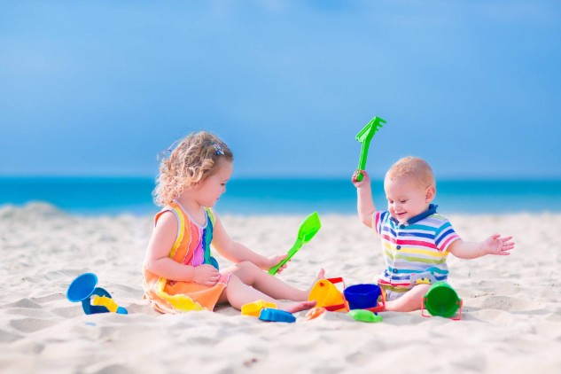 https://s11460.pcdn.co/wp-content/uploads/2016/07/cancun_with_babies_toddlers_beach.jpg.optimal.jpg