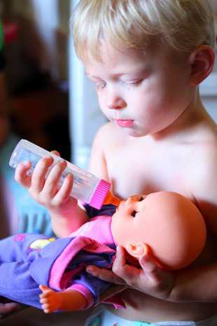 playing with dolls child development