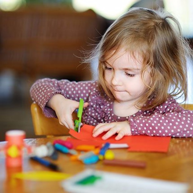 http://www.worldofmoms.com/articles/teaching-preschoolers-how-to-use-scissors/3989/2