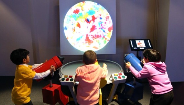 https://www.horniman.ac.uk/media/w650h650/eye-for-colour-3-c-gareth-jones-web.jpg