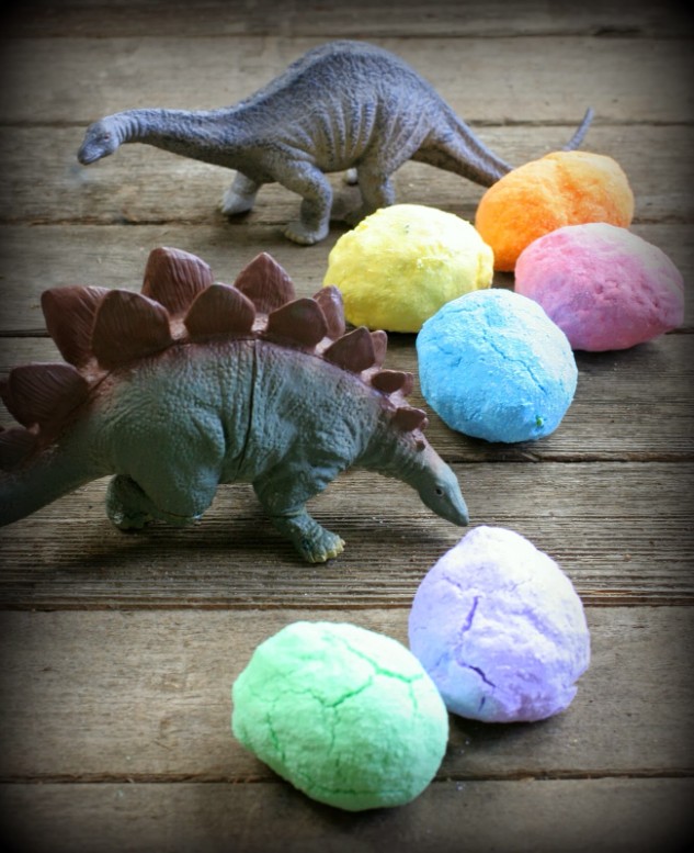 http://www.funathomewithkids.com/2013/10/diy-bath-bombs-magic-hatching-dinosaur.html