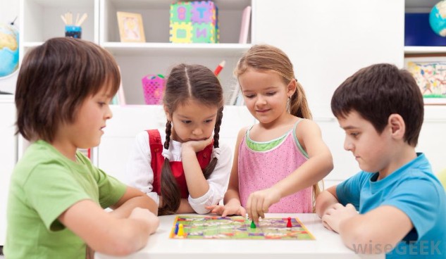 http://chaostocalmconsultancy.com/wp-content/uploads/2017/08/kids-playing-board-games.jpg