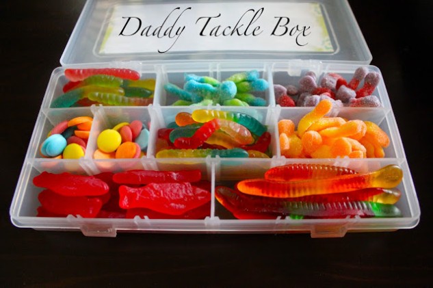 https://www.craftionary.net/wp-content/uploads/2016/05/tacklebox-edible-fathers-day.jpg