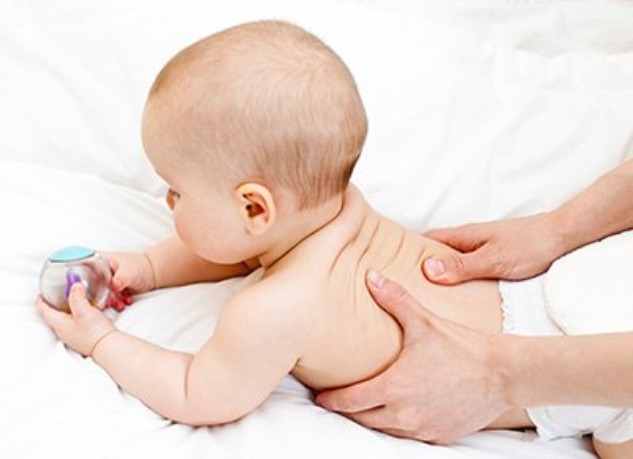 http://www.emmasdiary.co.uk/images/default-source/baby/baby-massage.jpg?sfvrsn=bd1db3a7_0