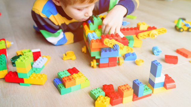 Blocks, jigsaws and shape sorters