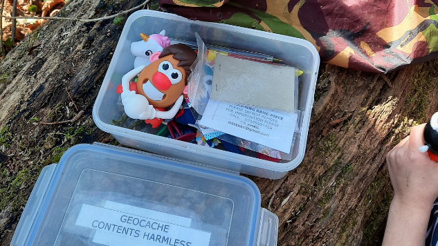 https://www.geocaching.com/play