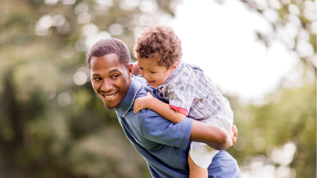 https://ye5tydp7g73esyga3o4afodg-wpengine.netdna-ssl.com/wp-content/uploads/2014/06/Homemade_Fathers_Day_Gifts_smiling.jpg